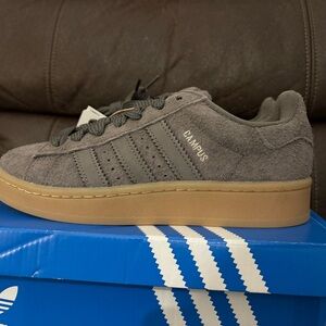 Adidas Campus brown Suede Sneakers brand new women’s size 6